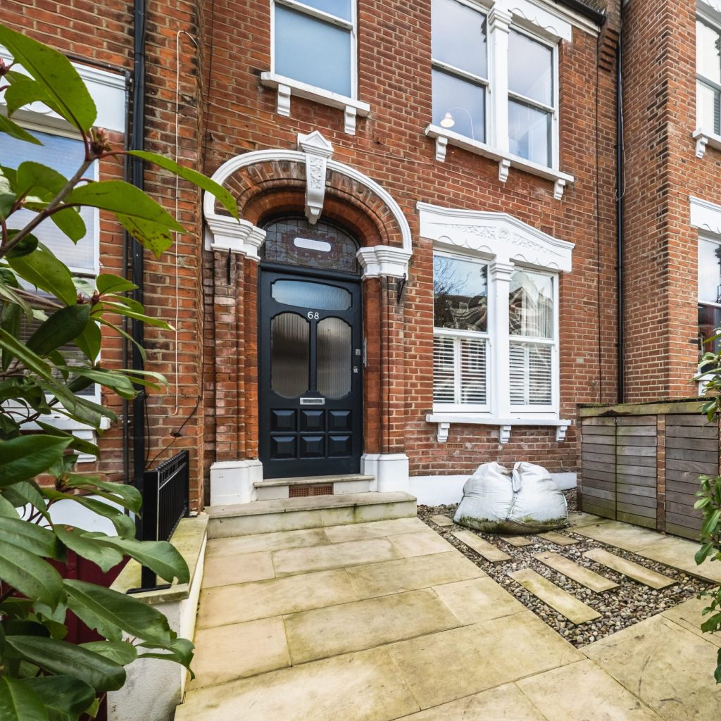 residential building contractor in london